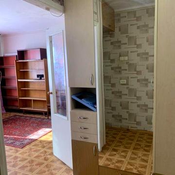 Продам 1 кімнатну кватиру.