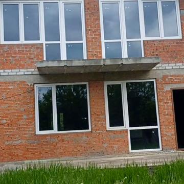 Центральна, 42