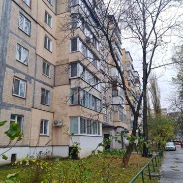 Продаж 2 кімнатної квартири у Святошинському районі, бул. Кольцова 22