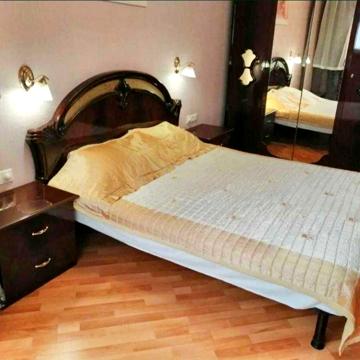 Академіка Корольова вул., 73