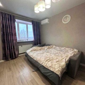 V Продам одно-комнатную квартиру по пр. Л. Малой (бывш. Постышева)