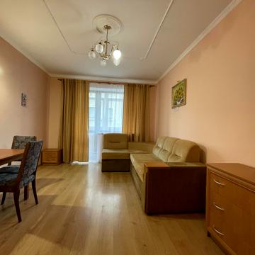 Чорновола вул., 56
