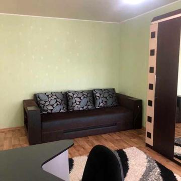 Однокомнатная кв. метро Спортивная, Защитников Украины