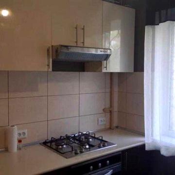 Продам 3к.кв.капремонт метро Армейская. Сертификат+