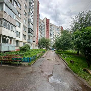 Пятницька вул., 49