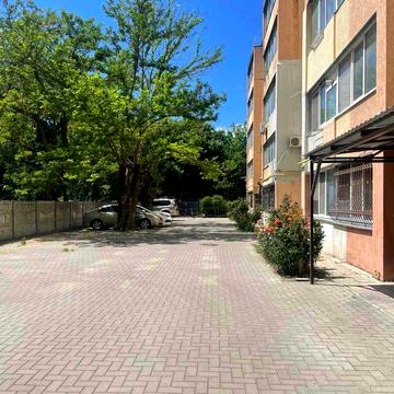 Продаю квартиру.  Миколаївська. Новобудова