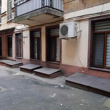 Продам 3Х КІМНАТНУ КВАРТИРУ в центре