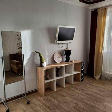 Сдам 2к кв р-н Одесской, пер Зерновой 5 Б, ремонт, высотка.