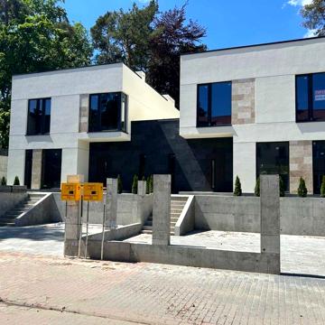 Продаж нового будинку в Брюховичах