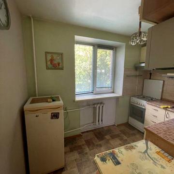 Продаж. Берестеський пр-т, буд. 68/1. Гарний стан.