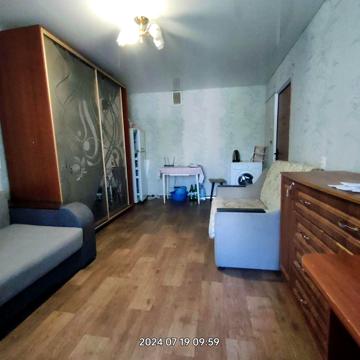 Продам реальную гостинку, метро Малышева