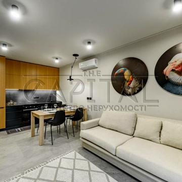 Джона Маккейна вул. (Івана Кудрі), 7