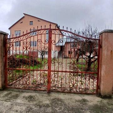 Оренда  великого будинку можливо під комерцію