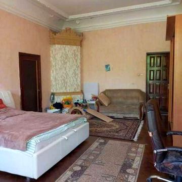 Продам 2 комнатную квартиру в Центре