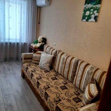 Продам свою 2-кімнатну квартиру в центрі