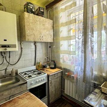 Продам 1 к.кв в центре 2 этаж