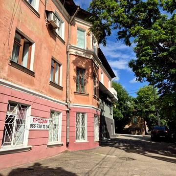2-кімнатна "сталінка" на Дворцовій,можна під офіс
