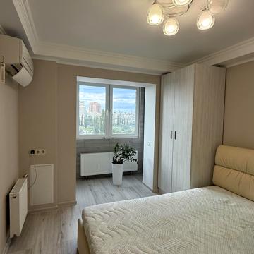 Амвросія Бучми бульв., 4