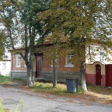 Жилой дом 160кв. с гаражом и своим двором в центре. Обмен на авто.