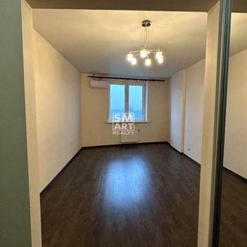 Продам 1-к квартиру 47.0м2. ул. Берестейский пр-т, 121А. 75000 $ ЖК Виктория ЖК