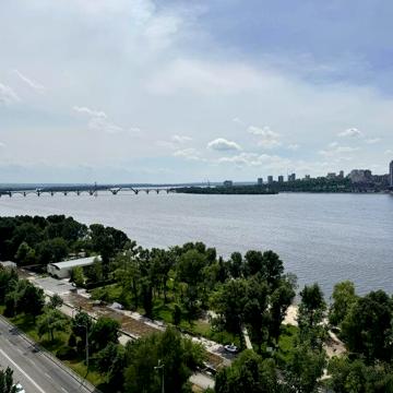 Сдам видову двоповерхову квартиру