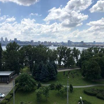 Довгострокова оренда 1к Квартира Сонячна Набережна (Малиновського Маршала) вулиця