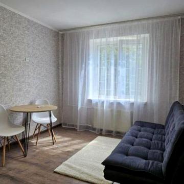 Добровольців пров., 10
