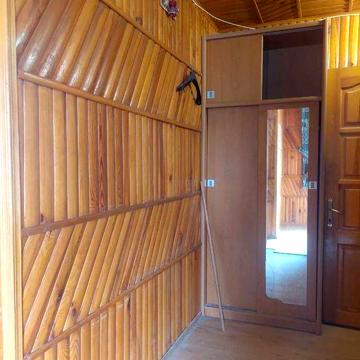 Продається 2-кімнатна квартира в смт Гостомель, вул. Рекунова, 1