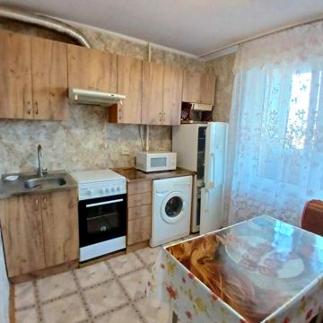 Братиславська вул., 2