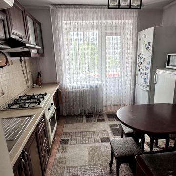 Володимира Великого вул., 40