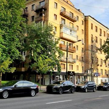 Продам 2к. квартиру в Центре, от владельца, пл.Поэзии, ул.Пушкинская