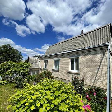 Продам двохповерховий будинок з меблями та технікою