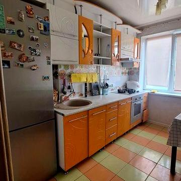 Продам 3 кім квартиру з газовим опаленням на Жадова