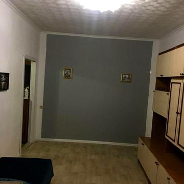Аренда 2- км. кв.О. Довженка(Толстого) Хрущовка. Можно на тиждень.