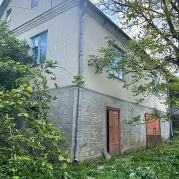 Продам чотирьох кімнатний будинок