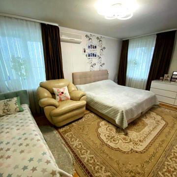 Продається 2-х кім кв по вул.Харківська,44.Своє опалення.Центр.Є-відно