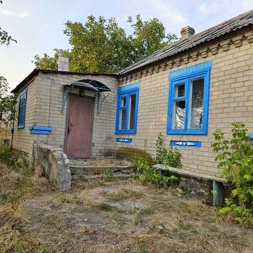 Продам цегляну хату