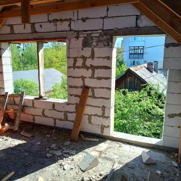 Продам будову в центрі міста