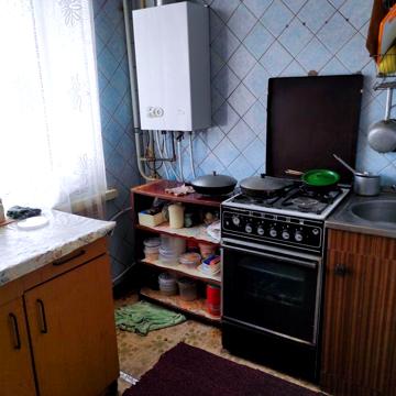 Продам 4-кімн. квартиру в смт Есхар
