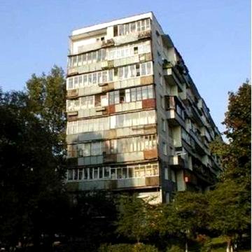 ПРОДАЄТЬСЯ  1 кімнатна  квартира  вул.Зодчих 40
