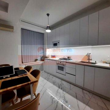 Продаж 3к, сталінка, метро Шулявка 5 хв, Берестейський пр-т,45