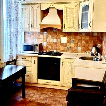 Продам 3к квартиру ст. метро Дарниця вул. Краківська 5. 1-ий поверх