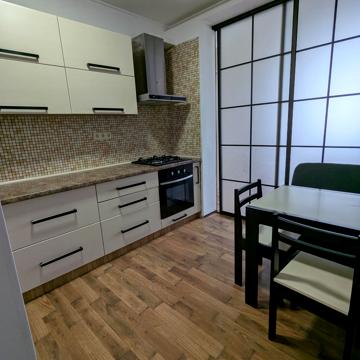 Богдана Хмельницького вул., 53