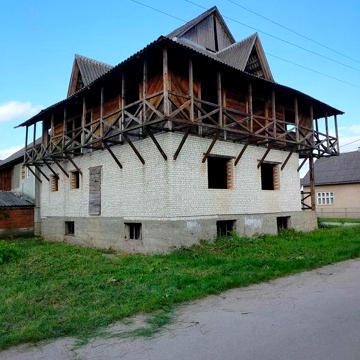 Продається недобудований будинок з великим підвальним гаражем на 3авто