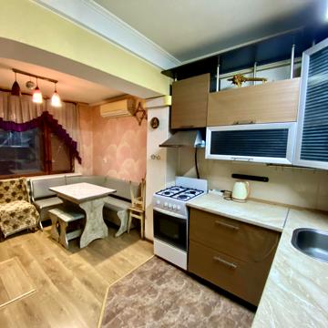 Алішера Навої просп., 90