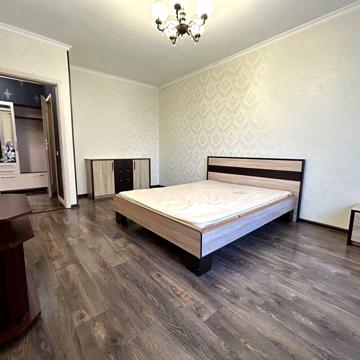 Здам в оренду, простору 1-кімнатну квартиру