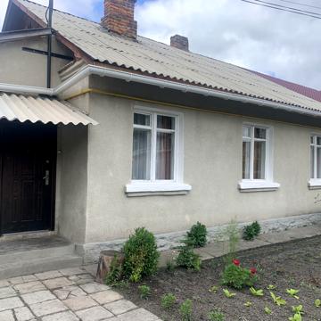Військова, 1