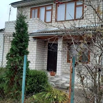 Центральна, 11