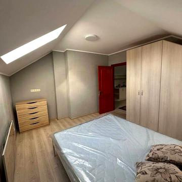 Здам велику однокімнатну квартиру по вул Газова.