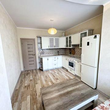 Без%. Продажа 3 к квартири, з ремонтом, вул. Петра  Григоренко, 1 б.